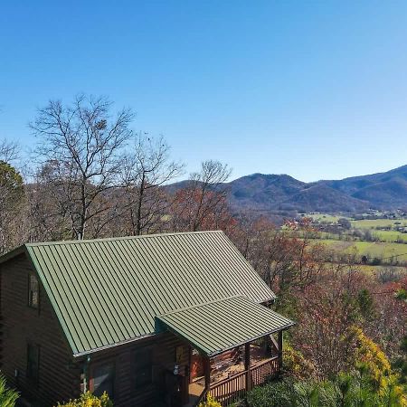 Gorgeous View. Hot Tub. Privacy. Fireplace. Pool & Fishing Access! Sevierville Exterior photo
