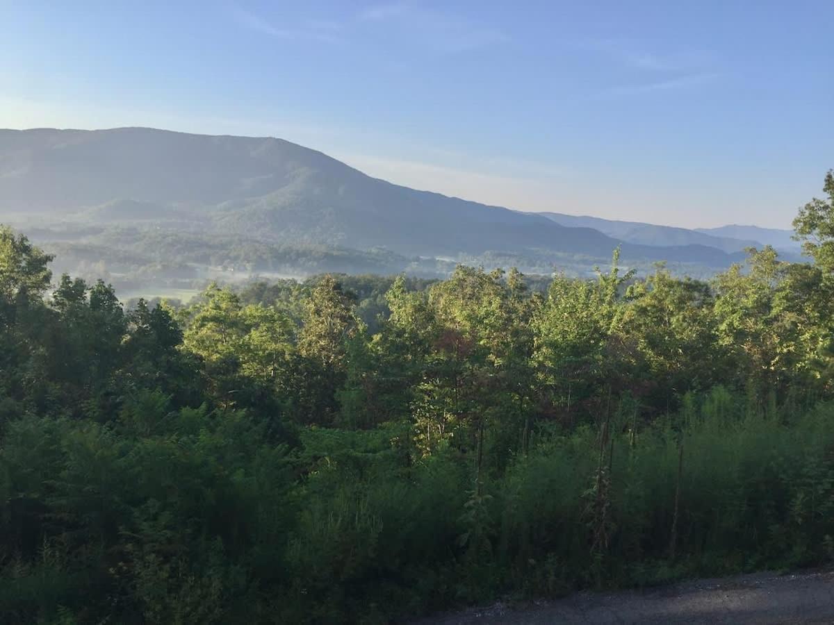 Gorgeous View. Hot Tub. Privacy. Fireplace. Pool & Fishing Access! Sevierville Exterior photo