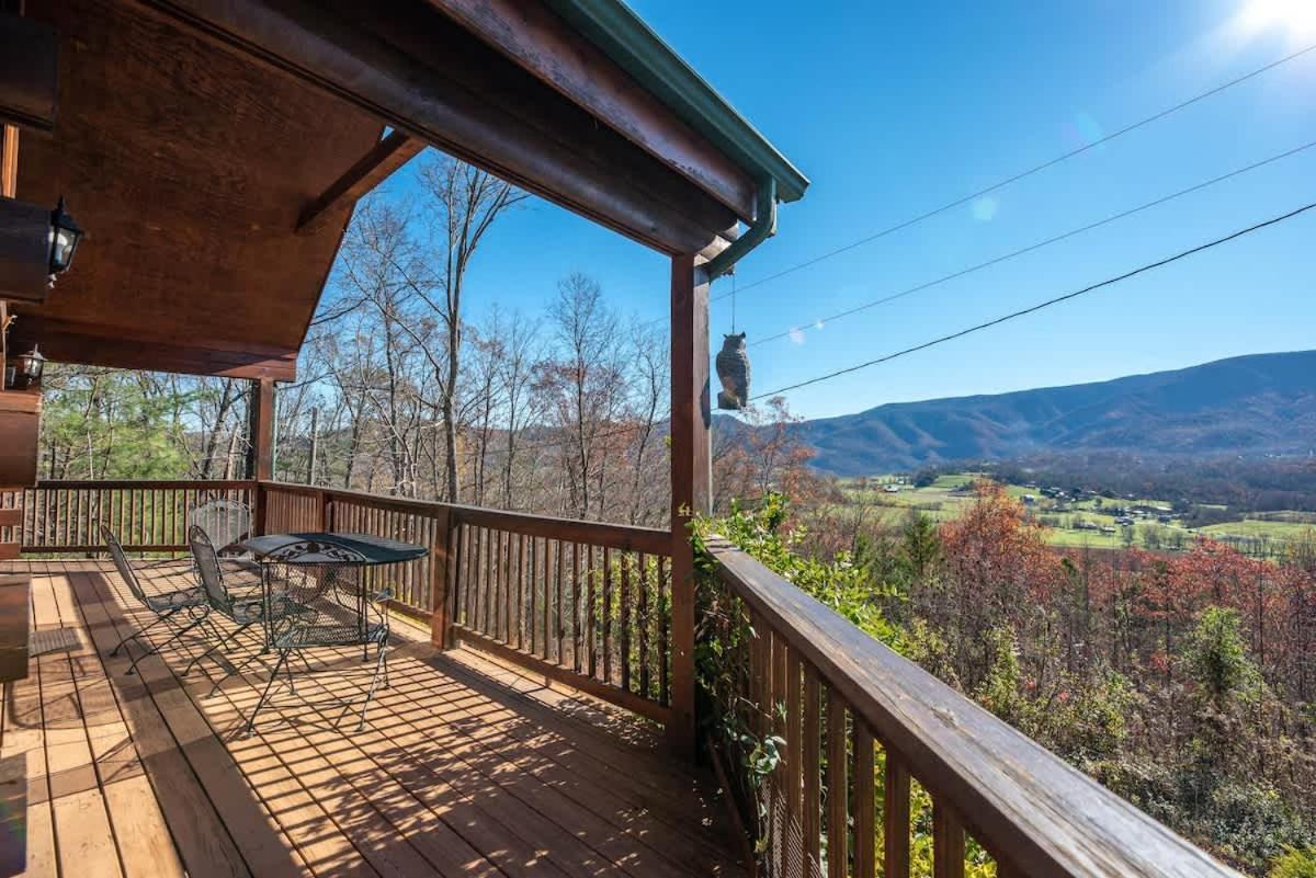 Gorgeous View. Hot Tub. Privacy. Fireplace. Pool & Fishing Access! Sevierville Exterior photo