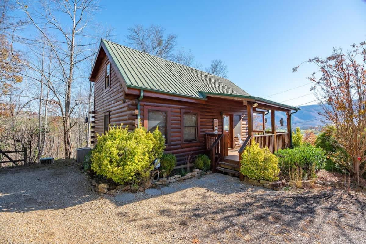Gorgeous View. Hot Tub. Privacy. Fireplace. Pool & Fishing Access! Sevierville Exterior photo