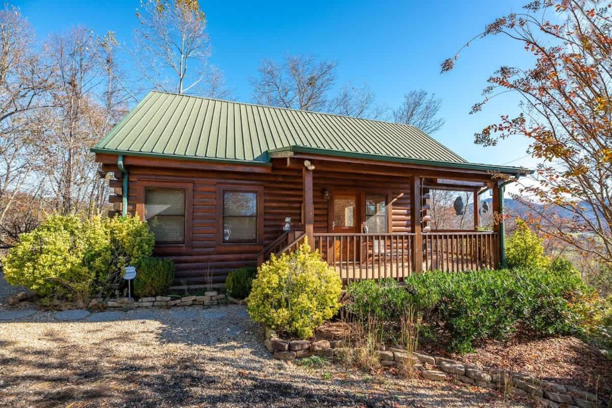Gorgeous View. Hot Tub. Privacy. Fireplace. Pool & Fishing Access! Sevierville Exterior photo