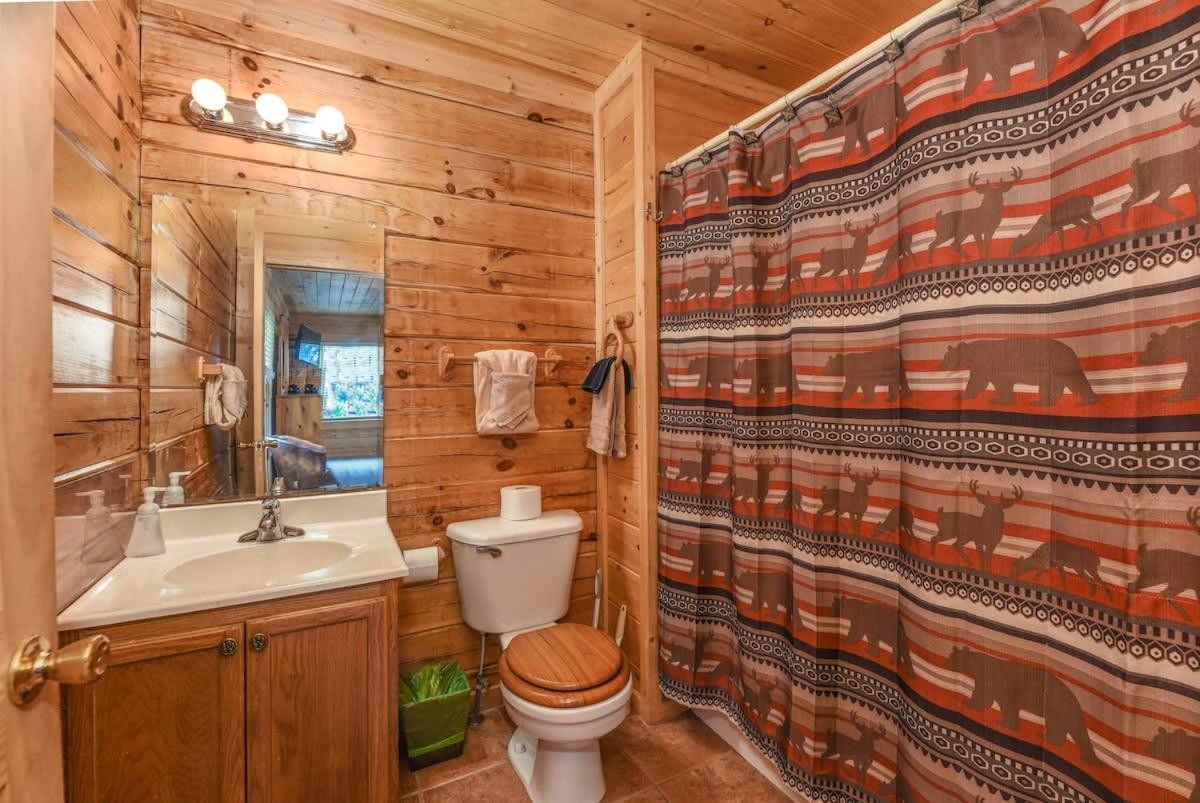 Gorgeous View. Hot Tub. Privacy. Fireplace. Pool & Fishing Access! Sevierville Exterior photo