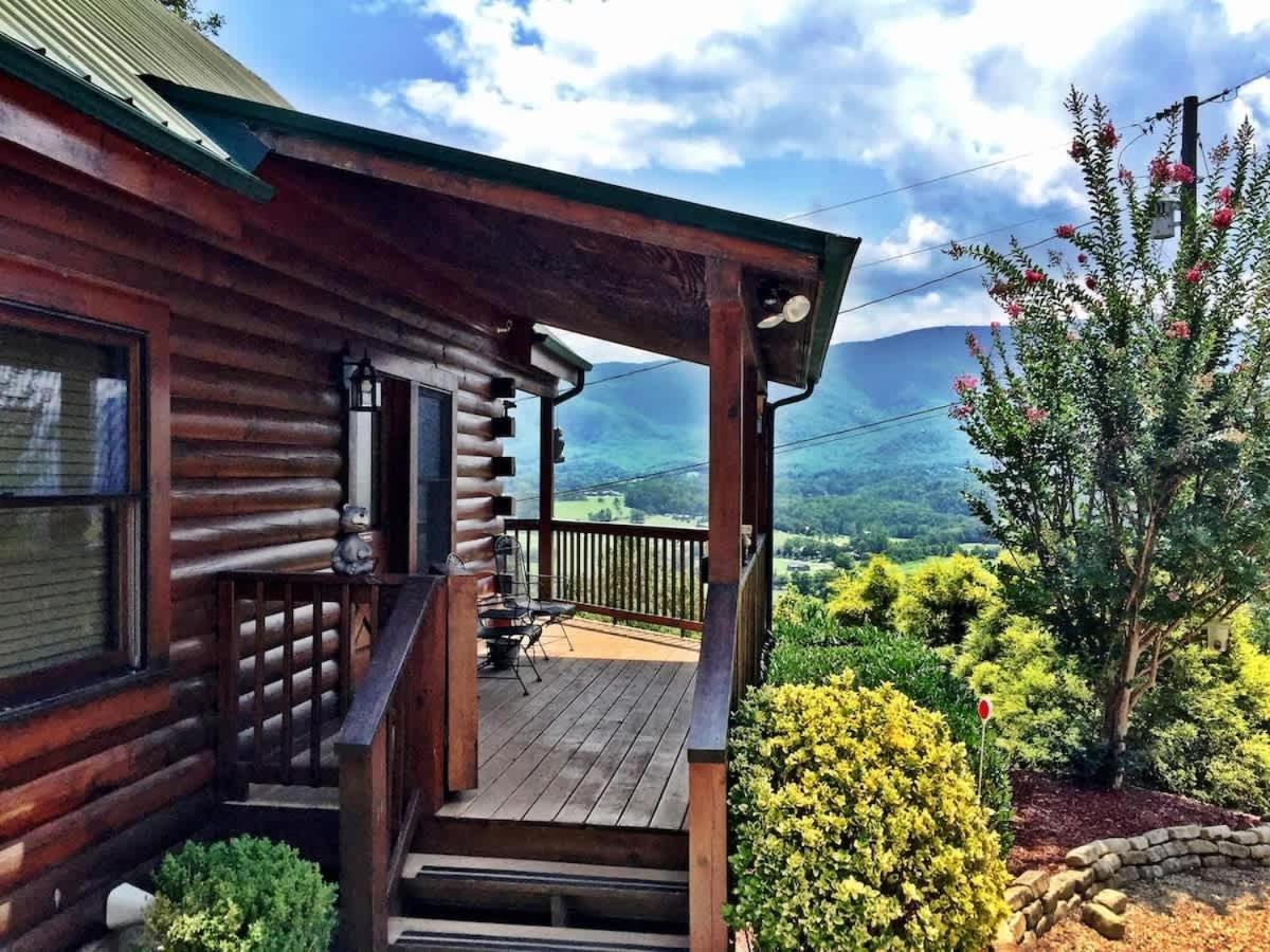Gorgeous View. Hot Tub. Privacy. Fireplace. Pool & Fishing Access! Sevierville Exterior photo