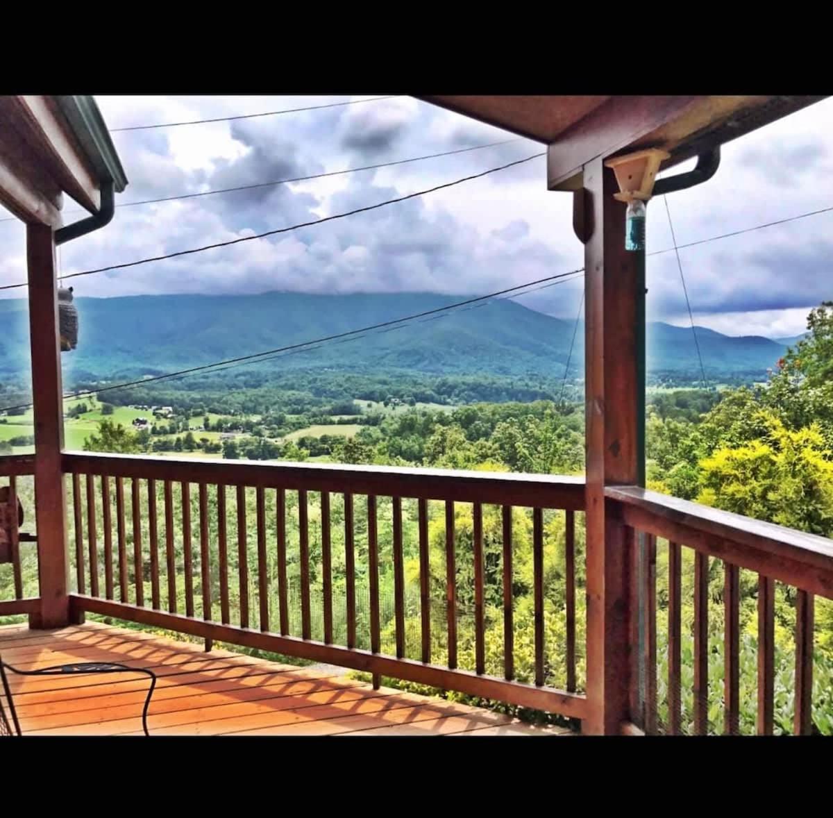 Gorgeous View. Hot Tub. Privacy. Fireplace. Pool & Fishing Access! Sevierville Exterior photo