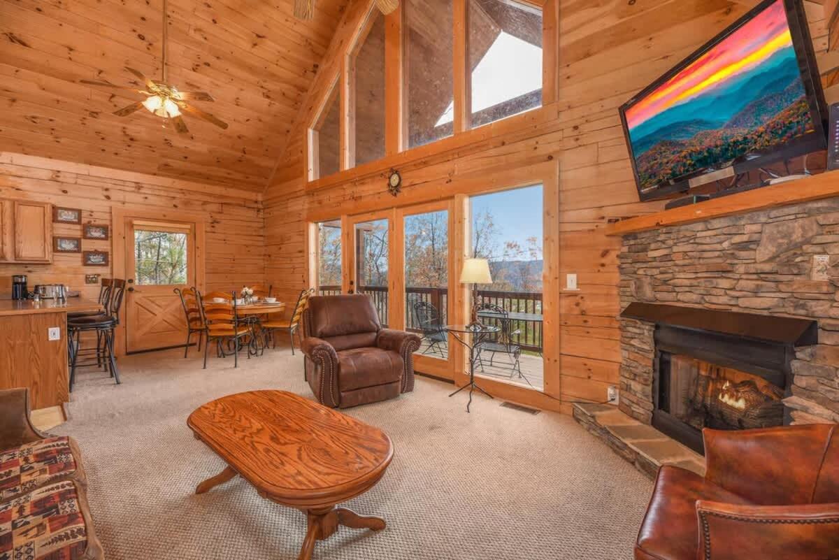 Gorgeous View. Hot Tub. Privacy. Fireplace. Pool & Fishing Access! Sevierville Exterior photo