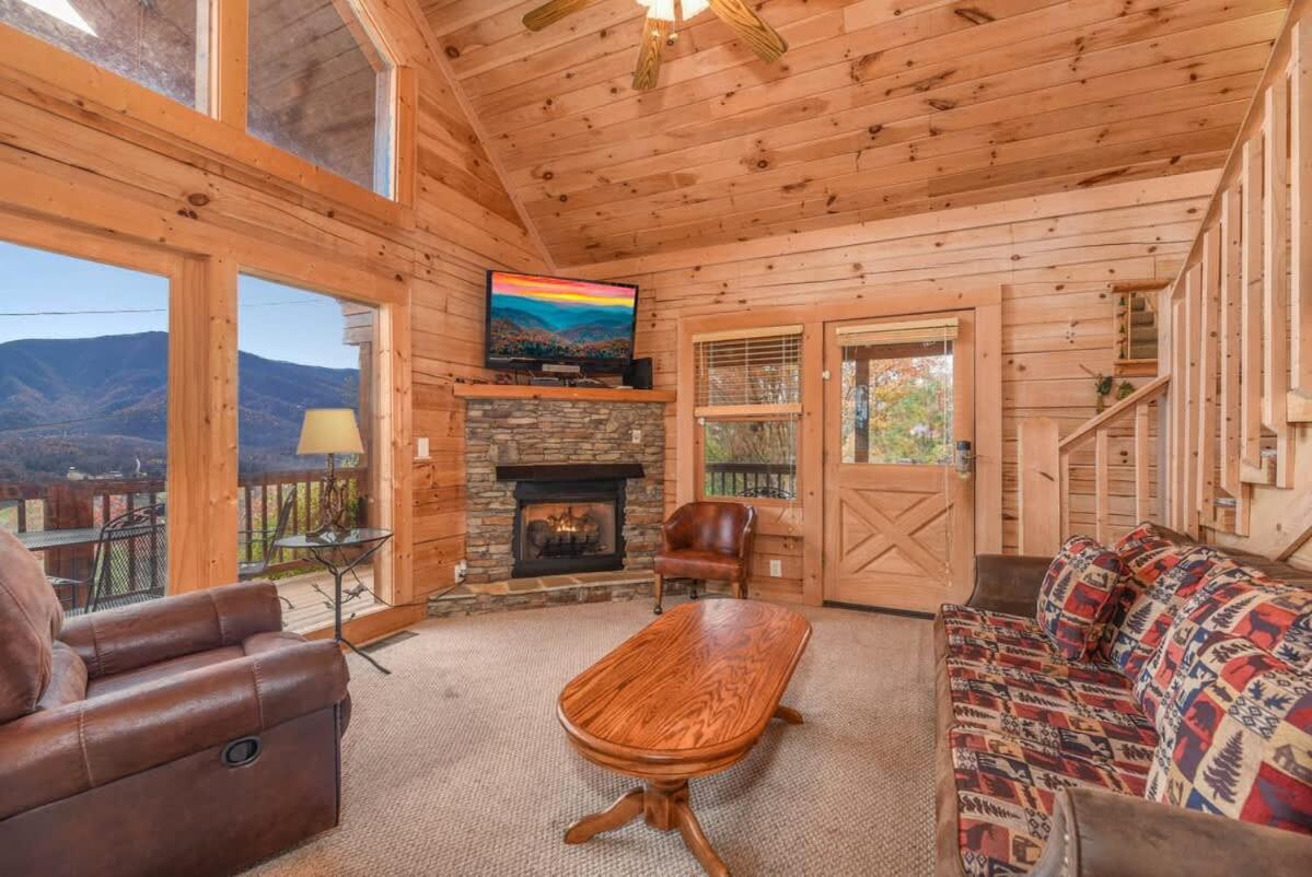 Gorgeous View. Hot Tub. Privacy. Fireplace. Pool & Fishing Access! Sevierville Exterior photo